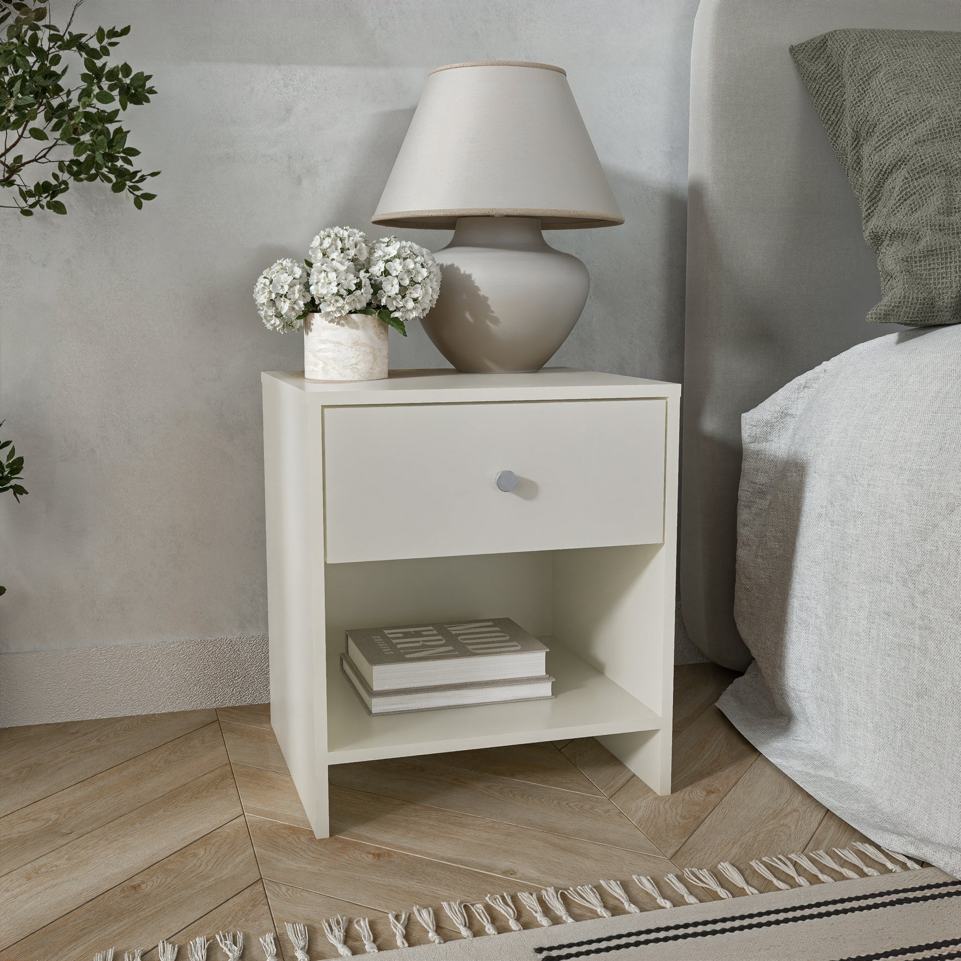 שידת לילה מודרנית לחדר שינה דגם סלין לבן